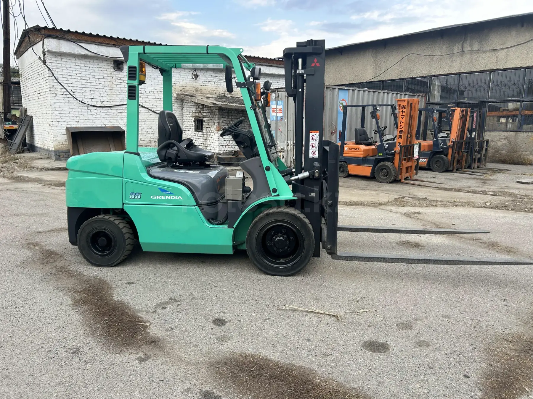 Mitsubishi MG330