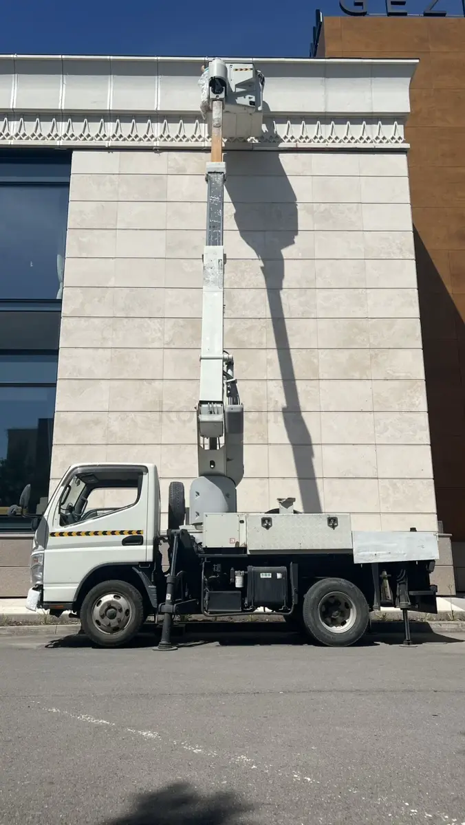 Mitsubishi Canter FBA00