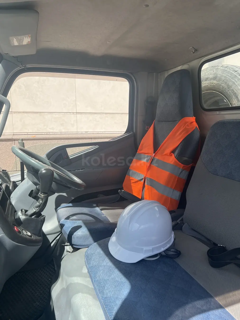 Mitsubishi Canter FBA00