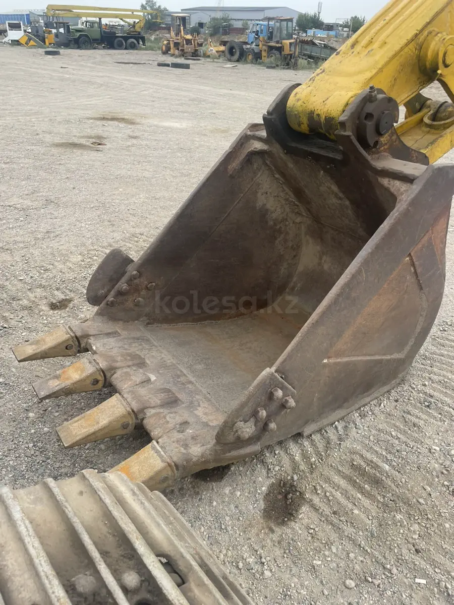 Komatsu PC200