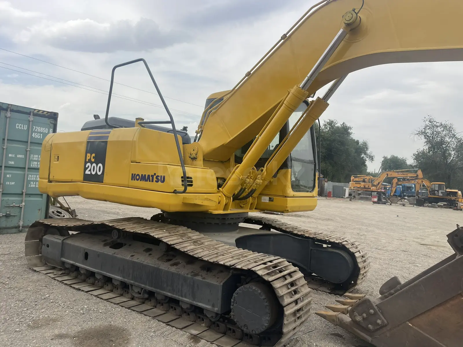 Komatsu PC200