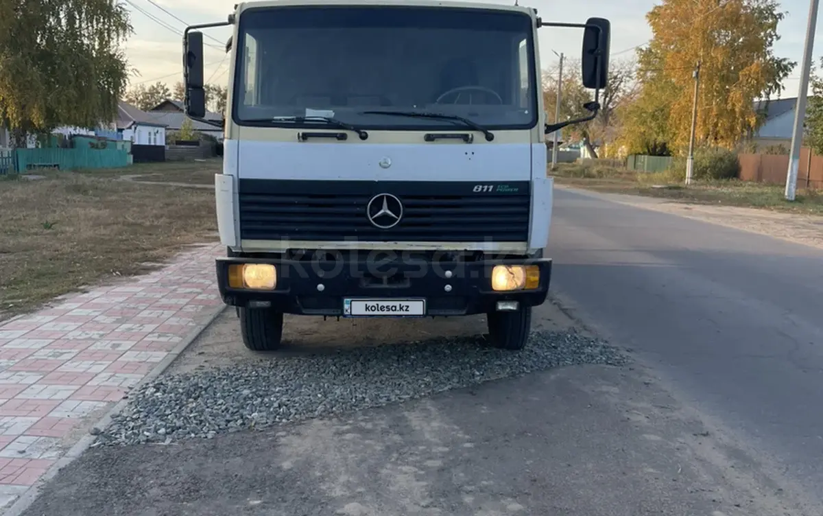 Mercedes-Benz 814