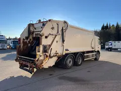 ЮФА ломовоз на шасси Volvo FM