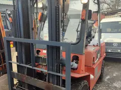 Nissan S&B300
