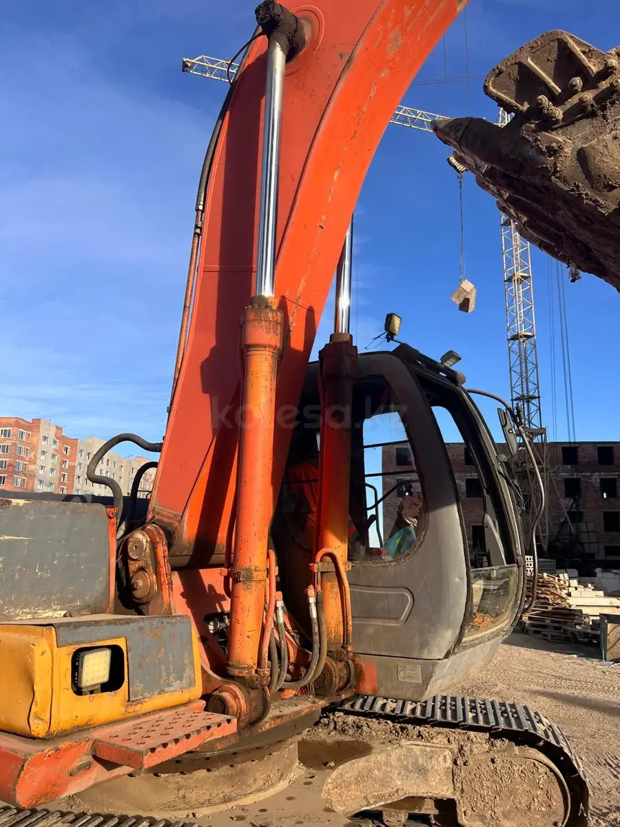 Hitachi ZAXIS 230