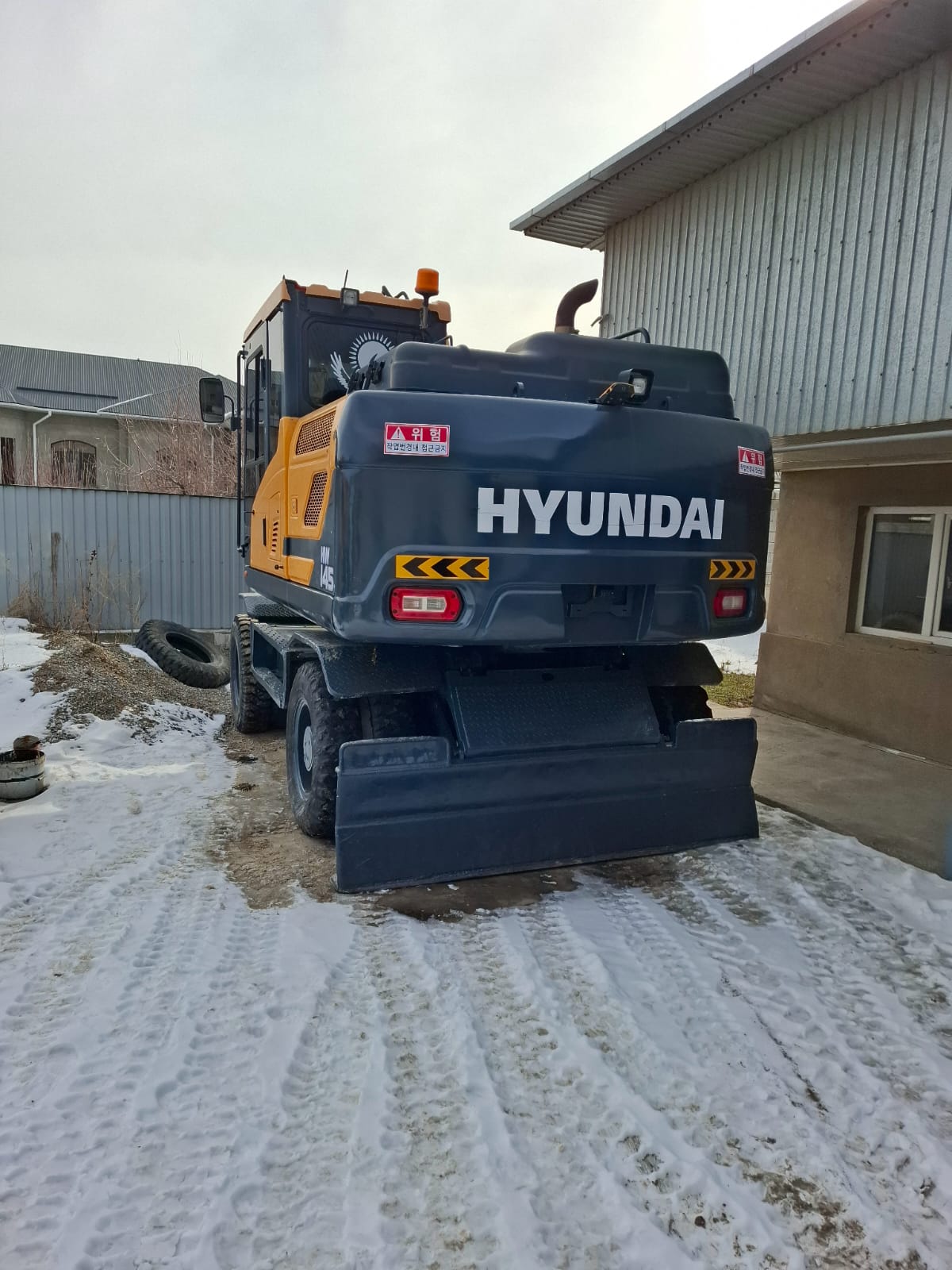 Hyundai hw145