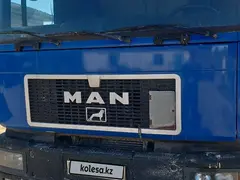 MAN F2000