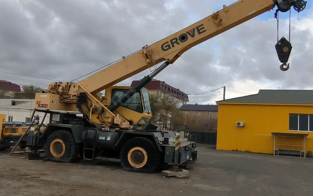 Grove RT530E